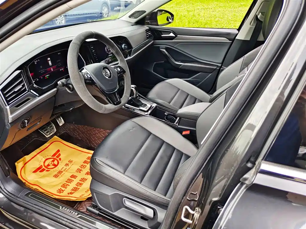 VOLKSWAGEN SAGITAR 2022
