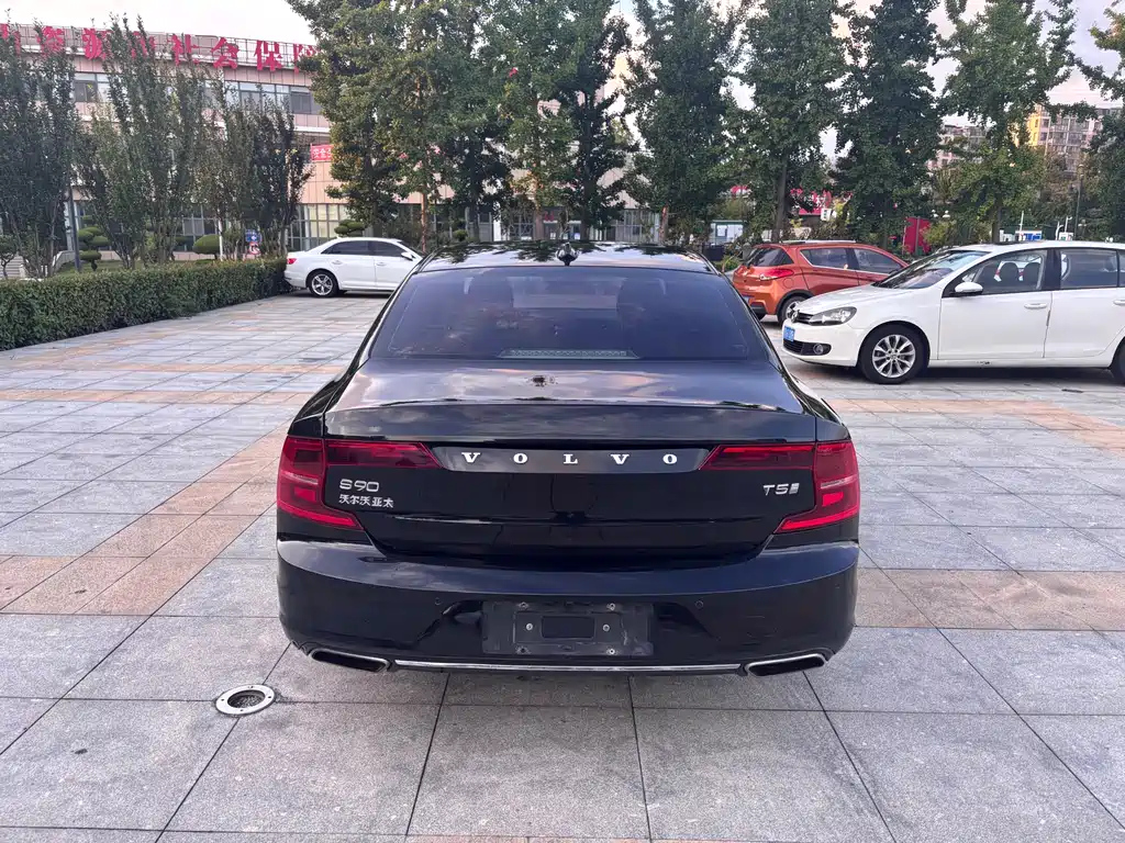 VOLVO S90 2019