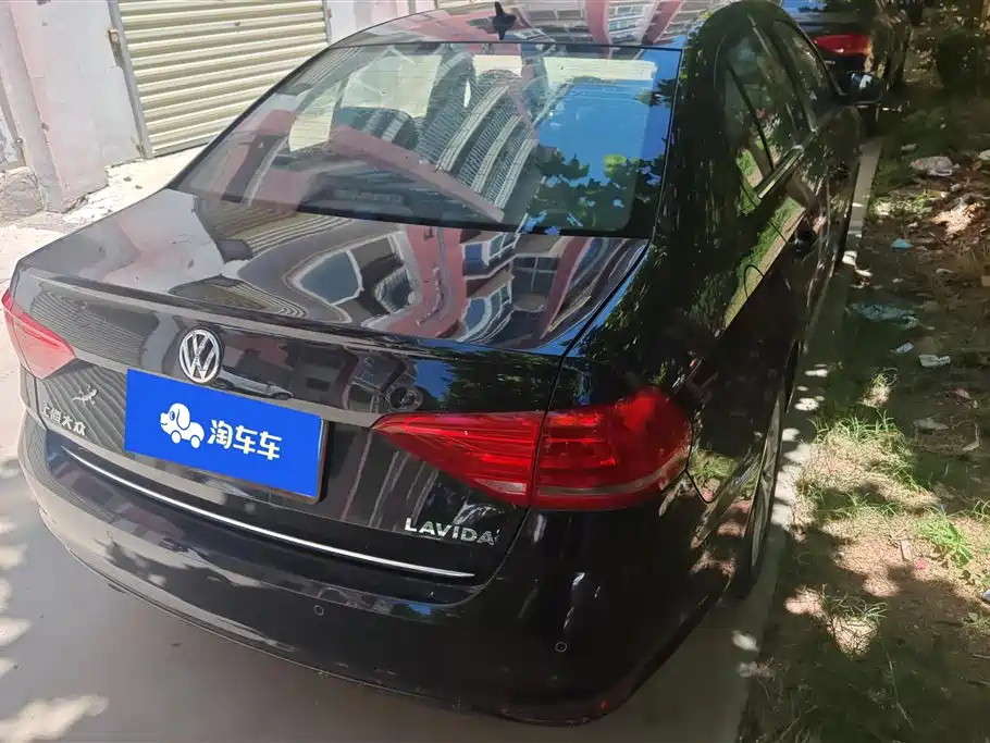 VOLKSWAGEN LAVIDA 2016
