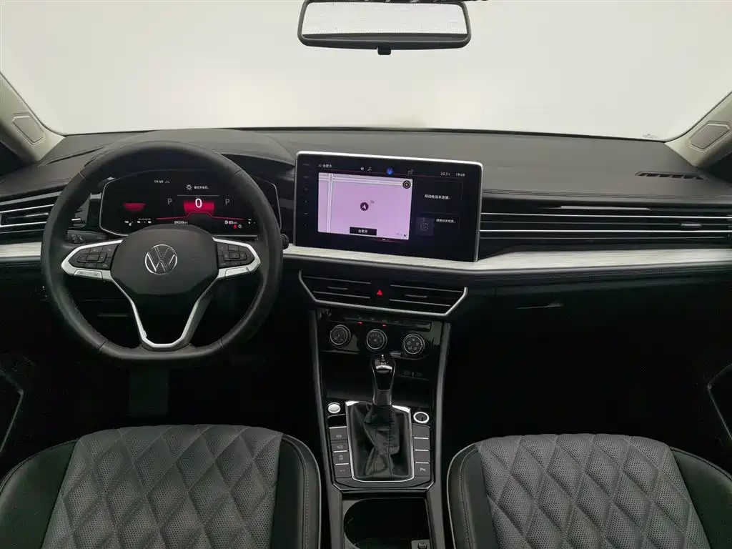 VOLKSWAGEN SAGITAR 2022
