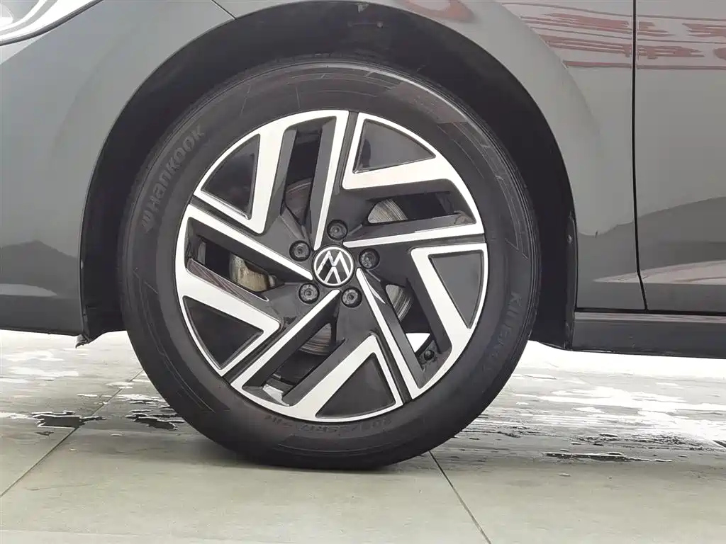 VOLKSWAGEN SAGITAR 2022