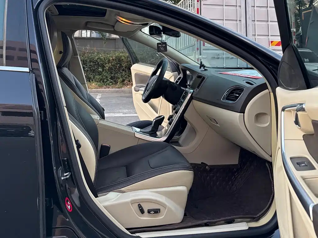 VOLVO S60 2014