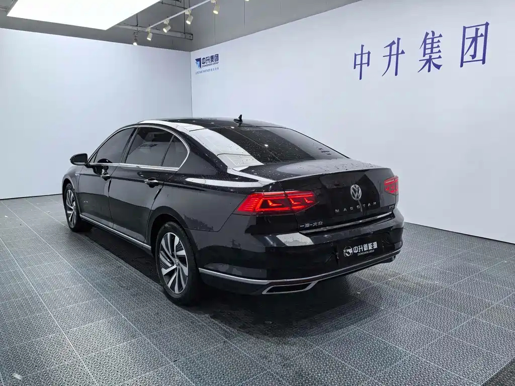 VOLKSWAGEN MAGOTAN GTE PLUG IN HYBRID 2021