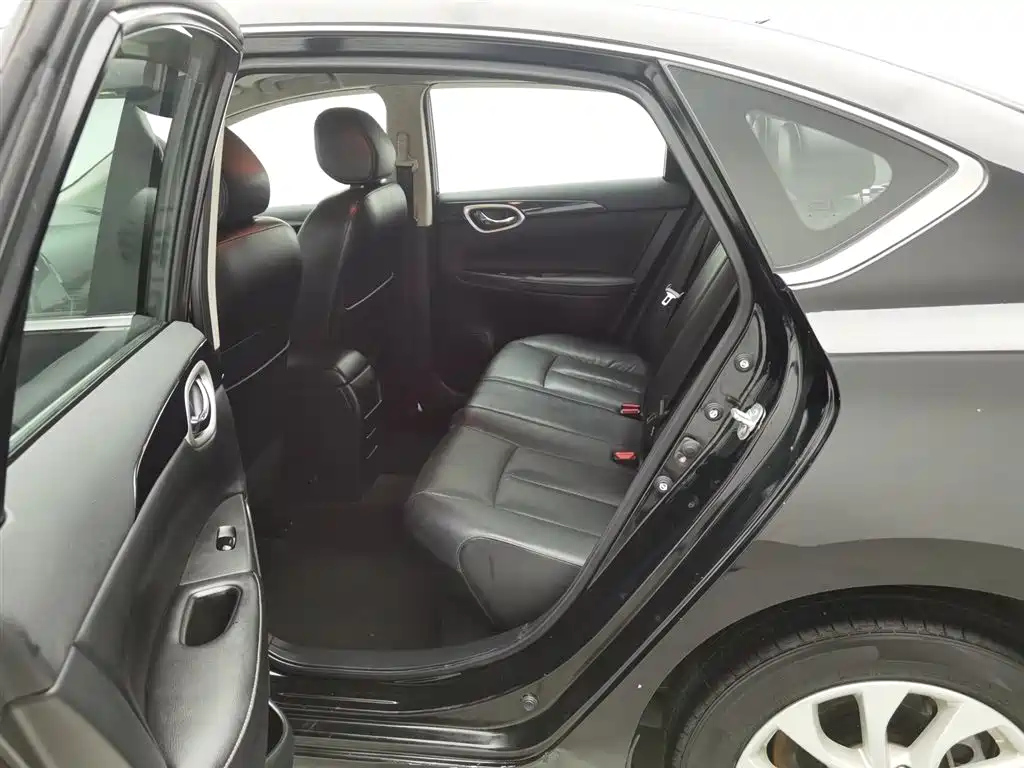 NISSAN SYLPHY 2019