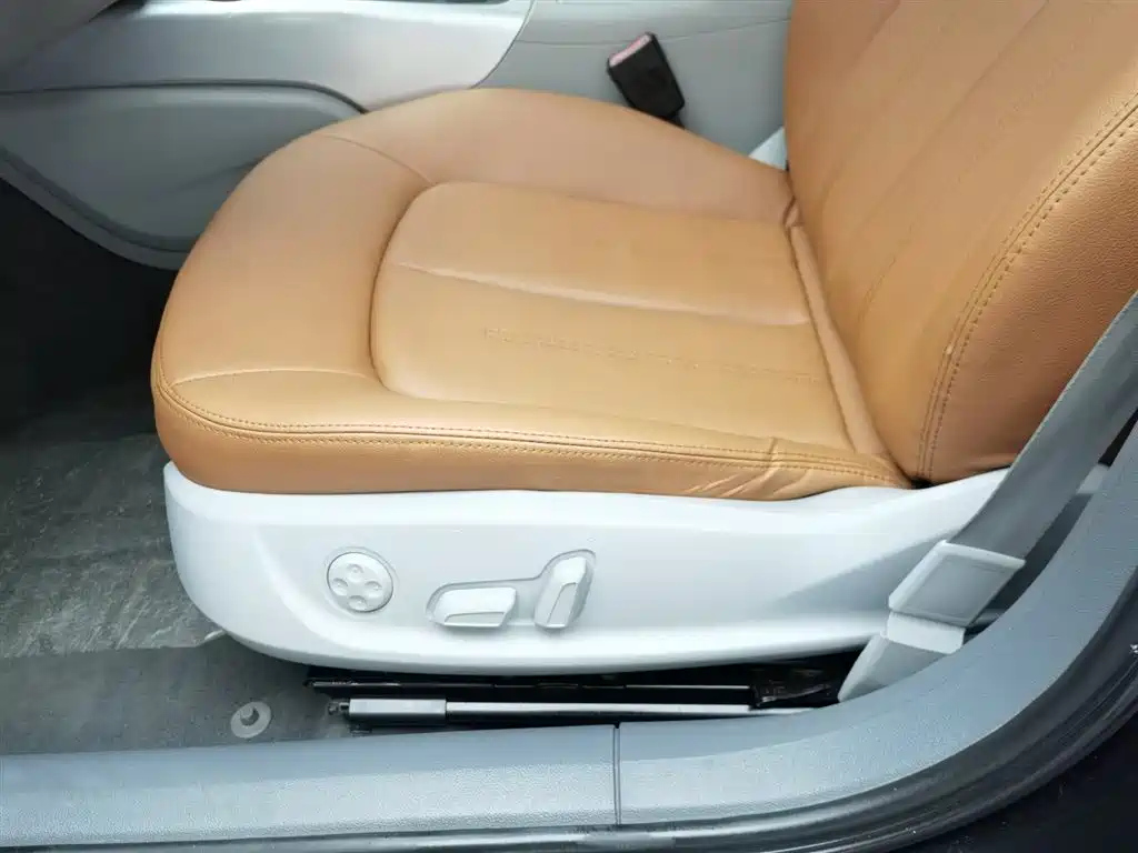 AUDI A6L 2014