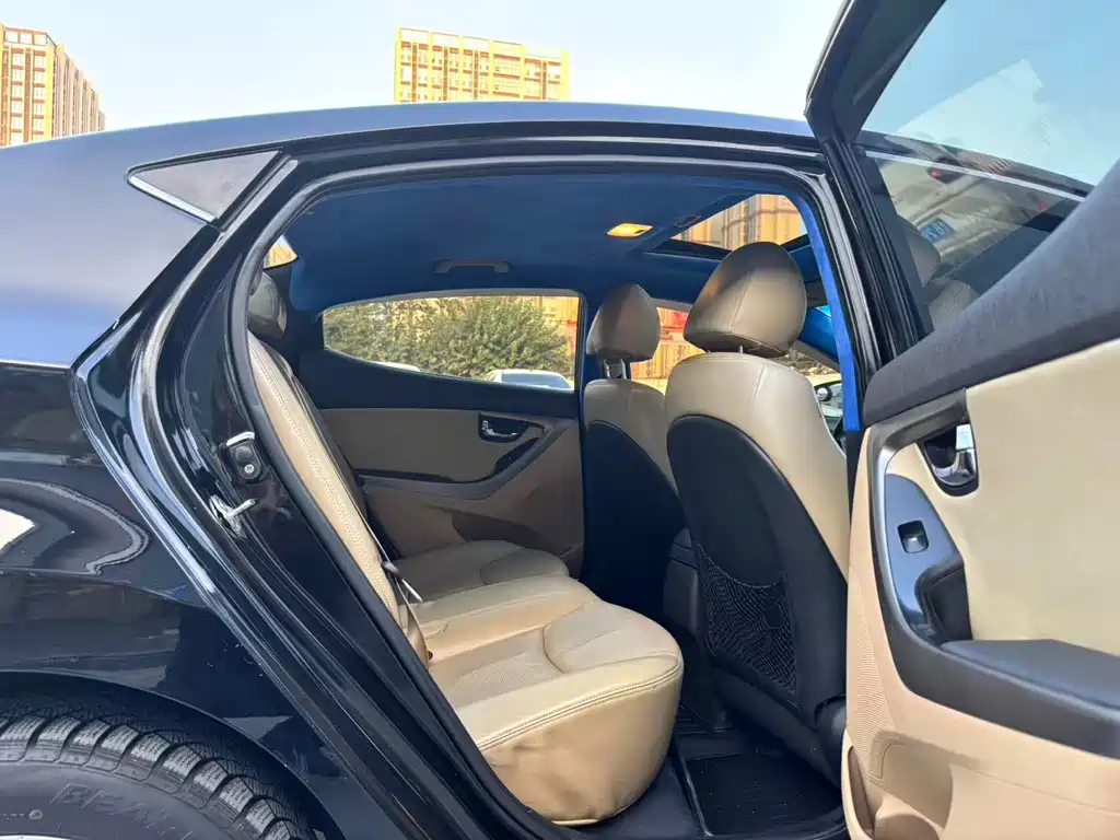 HYUNDAI ELANTRA 2013