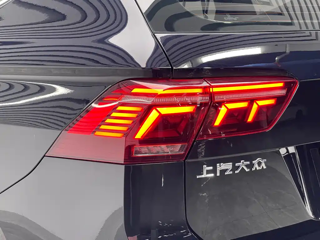 VOLKSWAGEN TIGUAN L 2022