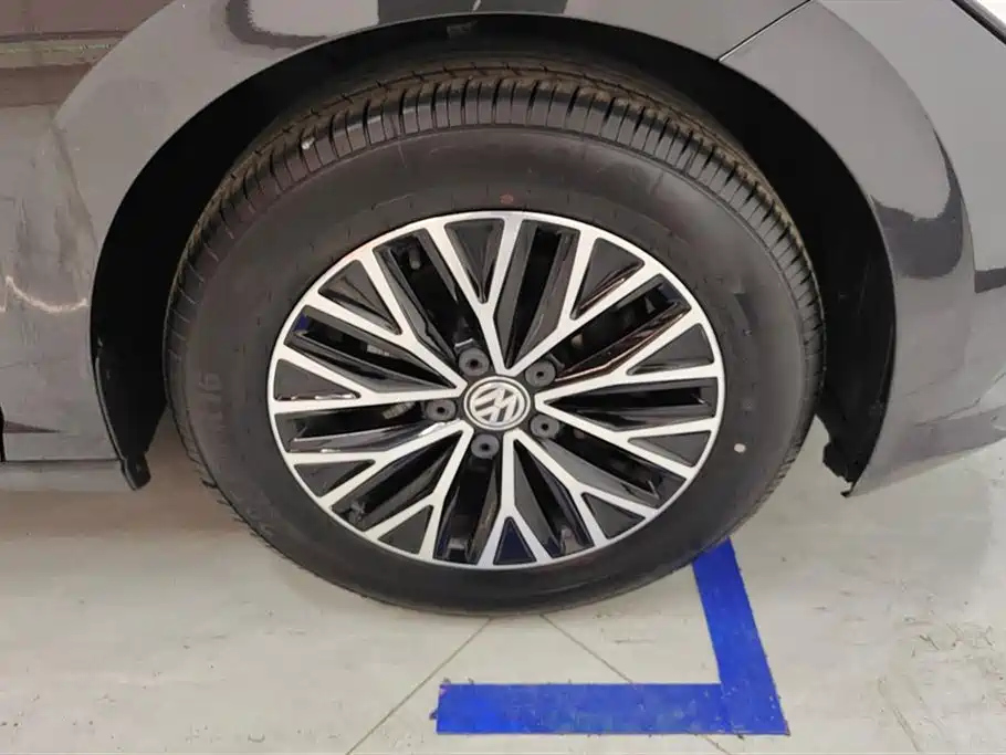 VOLKSWAGEN SAGITAR 2020