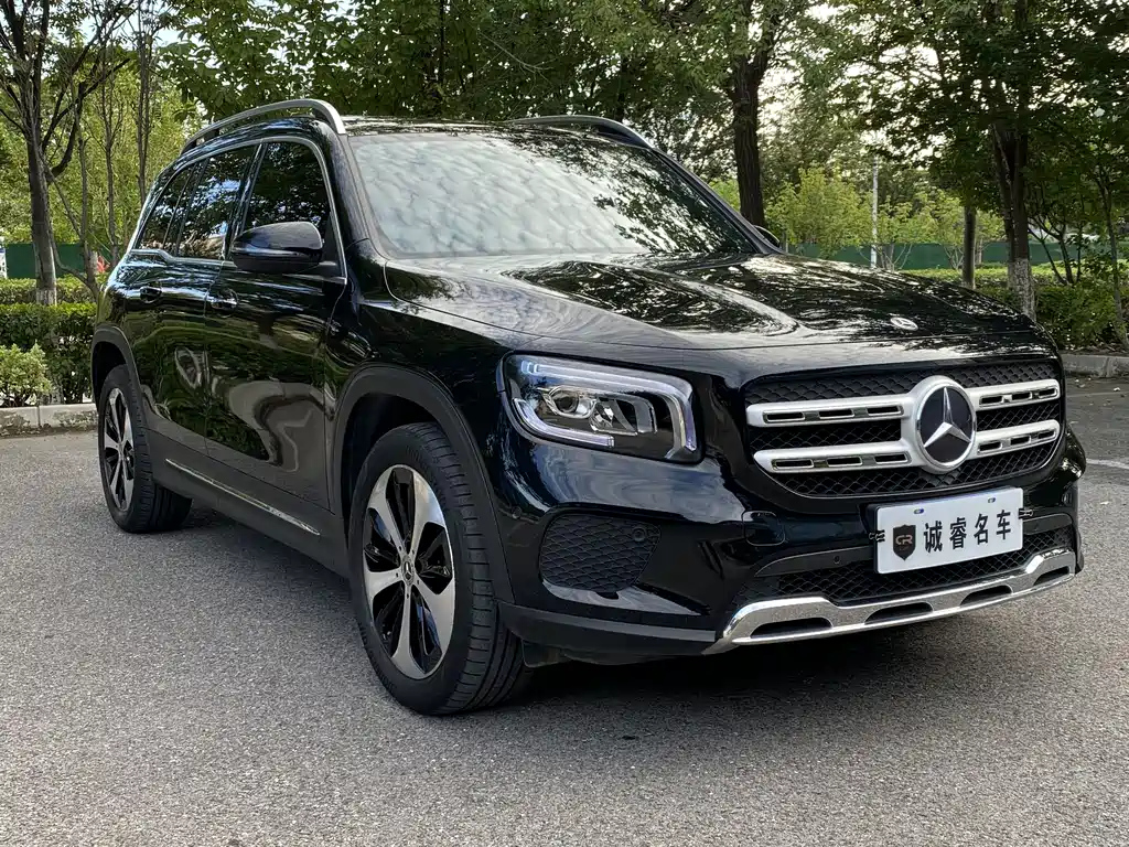 MERCEDES BENZ GLB 2023