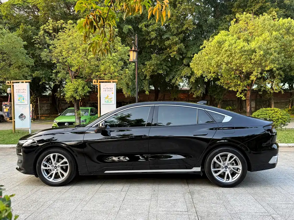 FORD MONDEO 2022