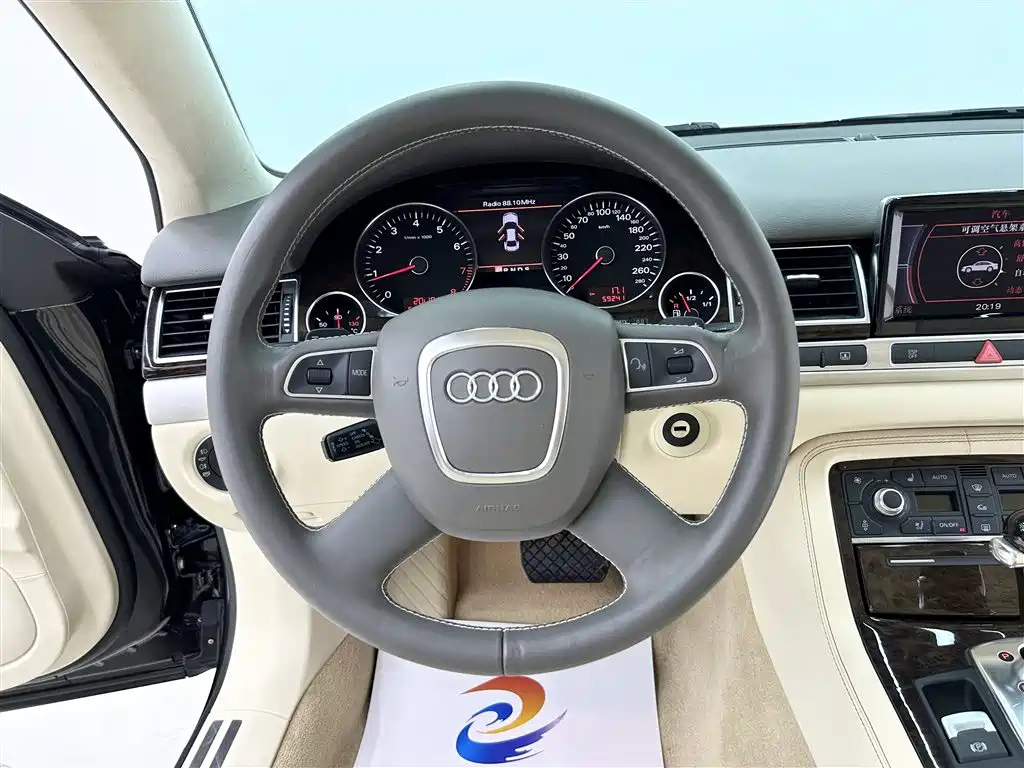 AUDI A8 2010