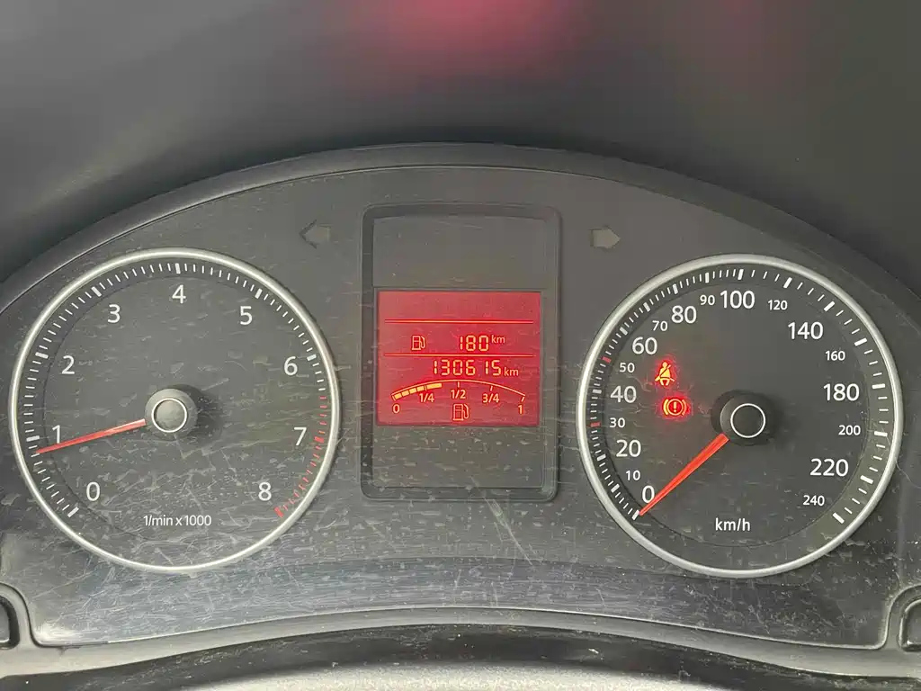 VOLKSWAGEN BORA 2012