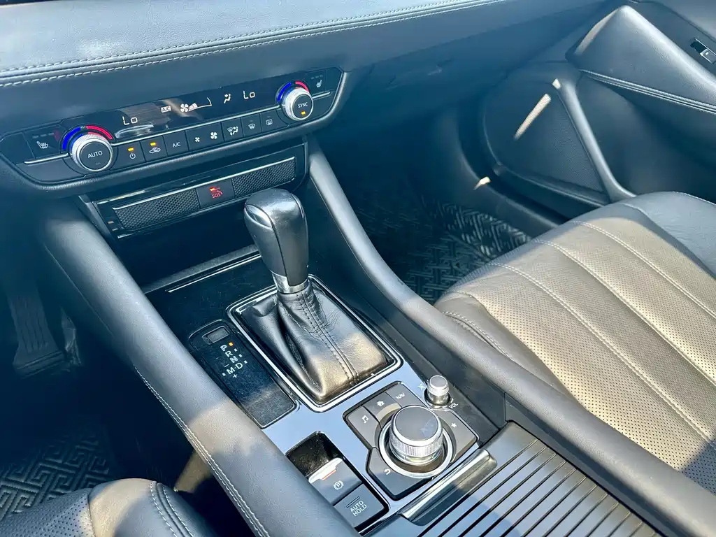 MAZDA ATENZA 2021