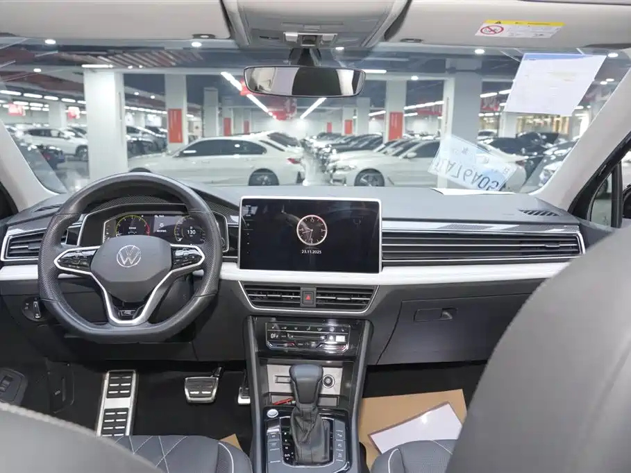 VOLKSWAGEN TIGUAN L 2022