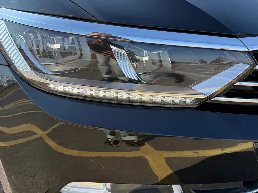 VOLKSWAGEN MAGOTAN 2018