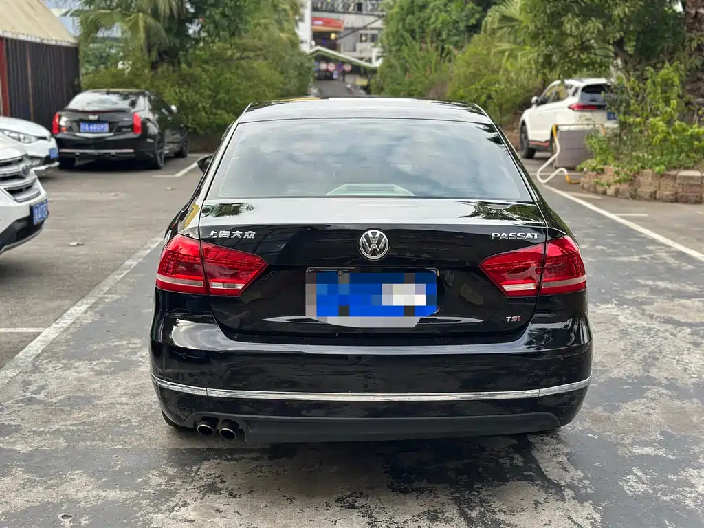 VOLKSWAGEN PASSAT 2014