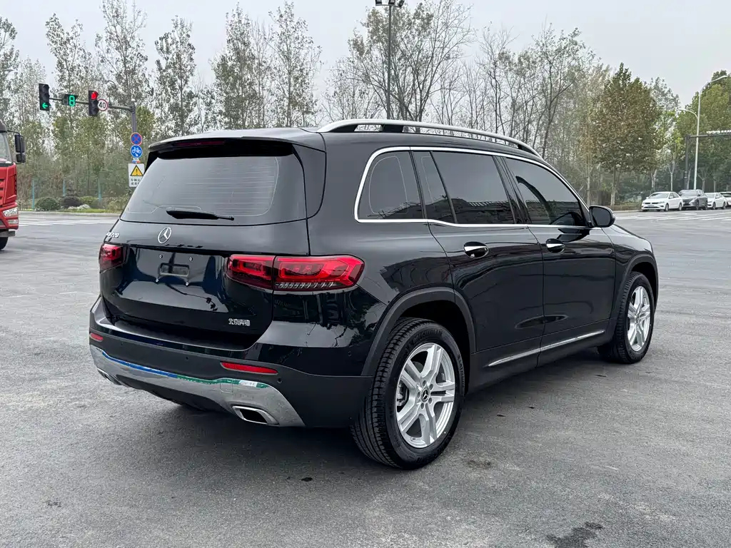 MERCEDES BENZ GLB 2023