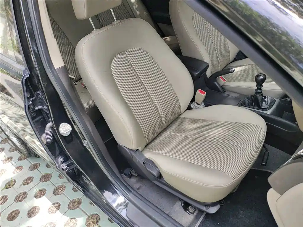 HYUNDAI CELESTA 2011