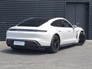 Заказать PORSCHE TAYCAN