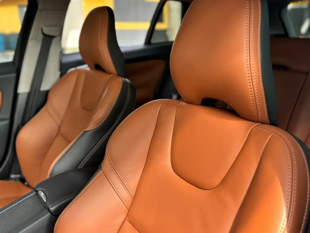 VOLVO V60 2015