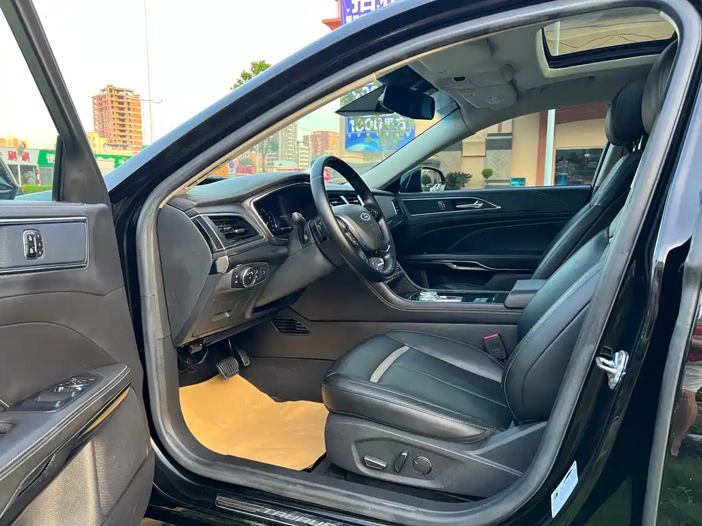 FORD TAURUS 2017