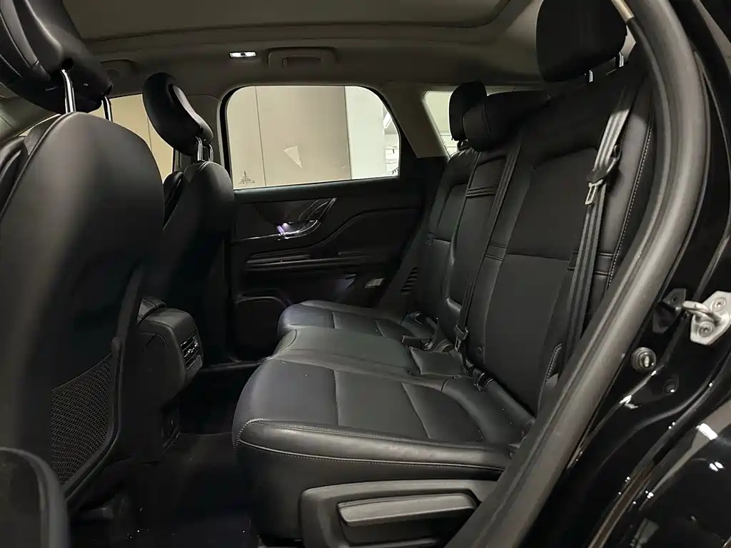 LINCOLN ADVENTURER 2023