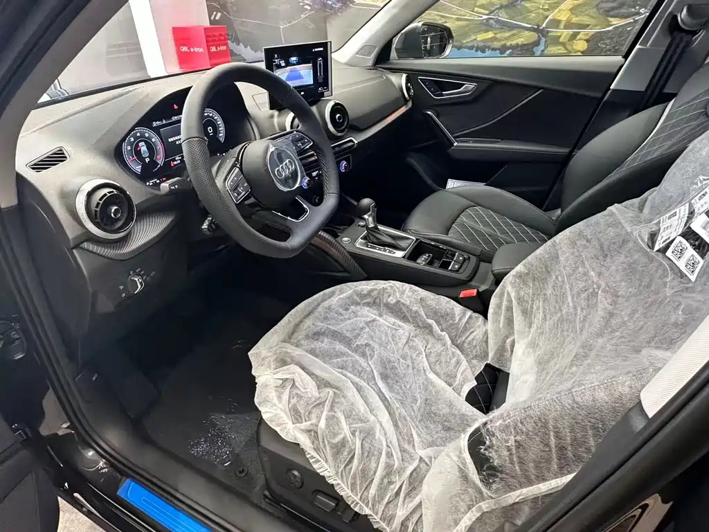AUDI Q2L 2025