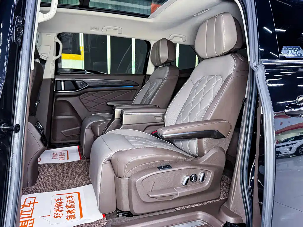 VOLKSWAGEN VILORAN 2024