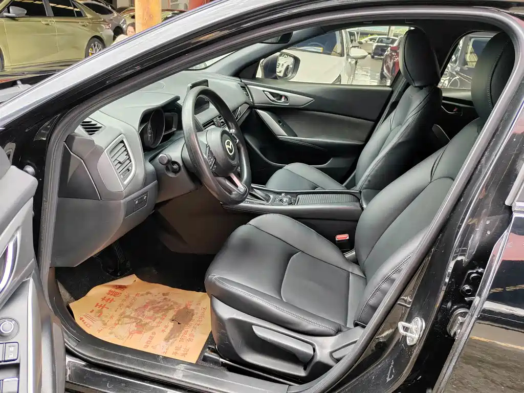 MAZDA CX-4 2018