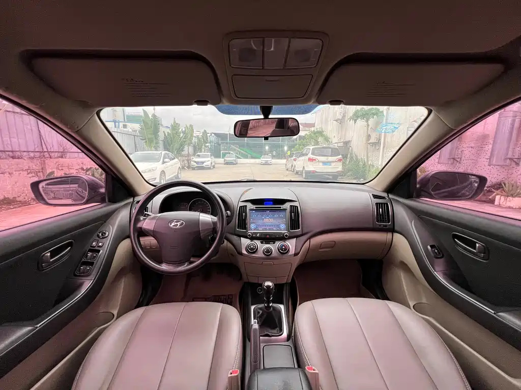 HYUNDAI CELESTA 2015