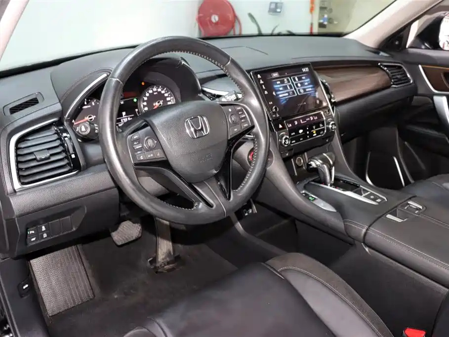 HONDA AVANCIER 2017