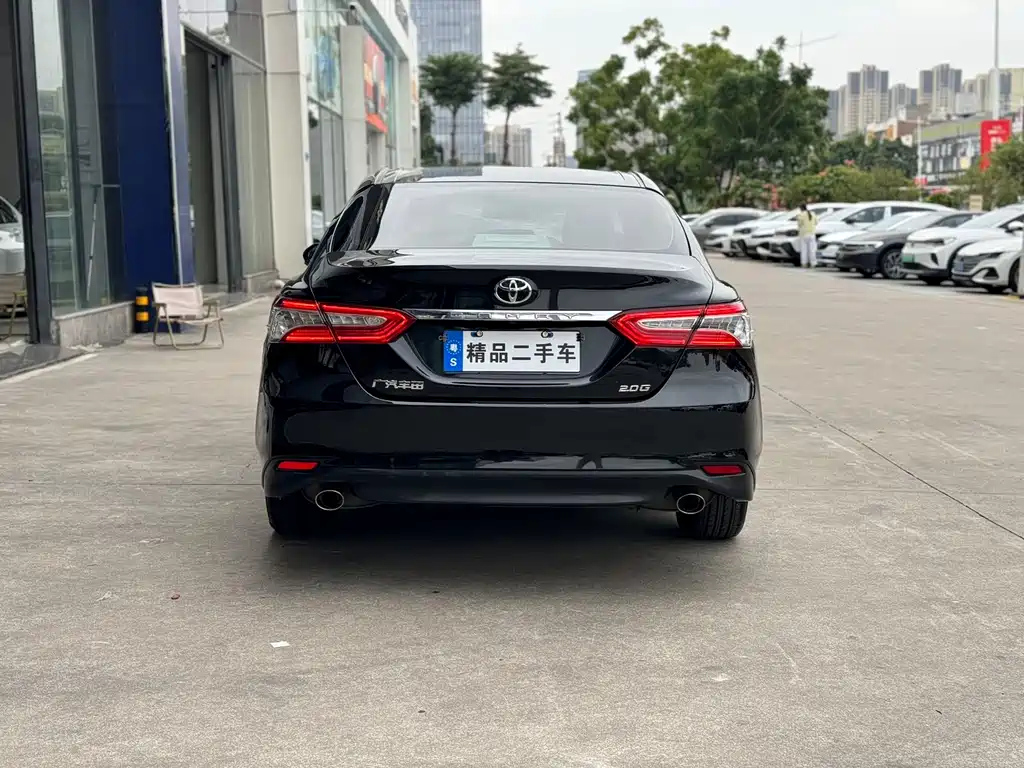 TOYOTA CAMRY 2019