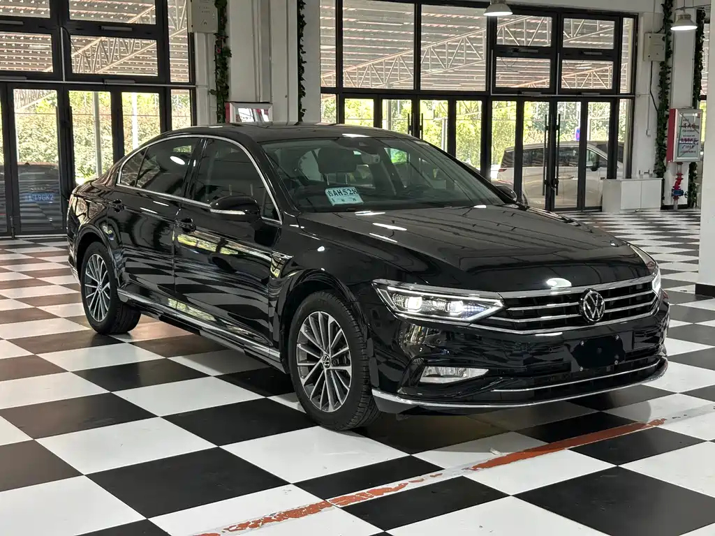VOLKSWAGEN MAGOTAN 2020
