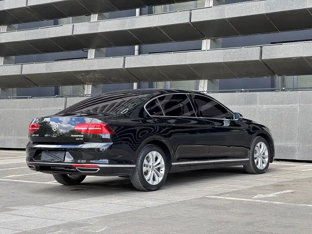 VOLKSWAGEN MAGOTAN 2017