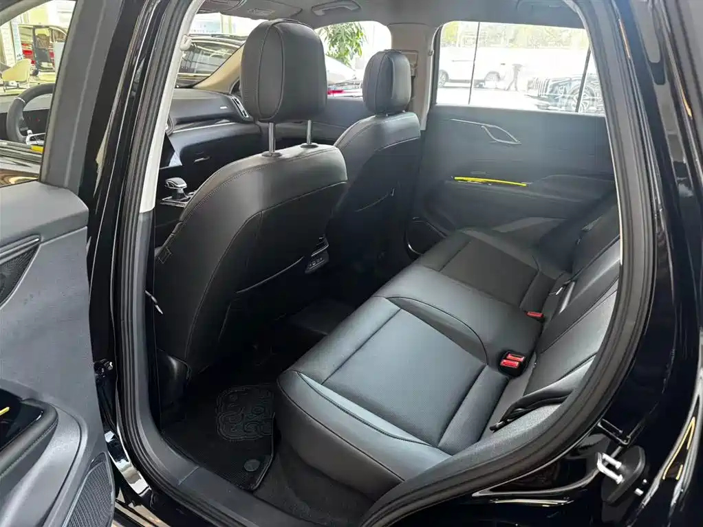 HONGQI HS3 PHEV 2025