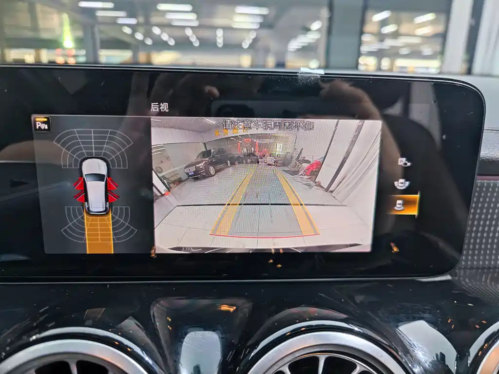 MERCEDES BENZ GLB 2021