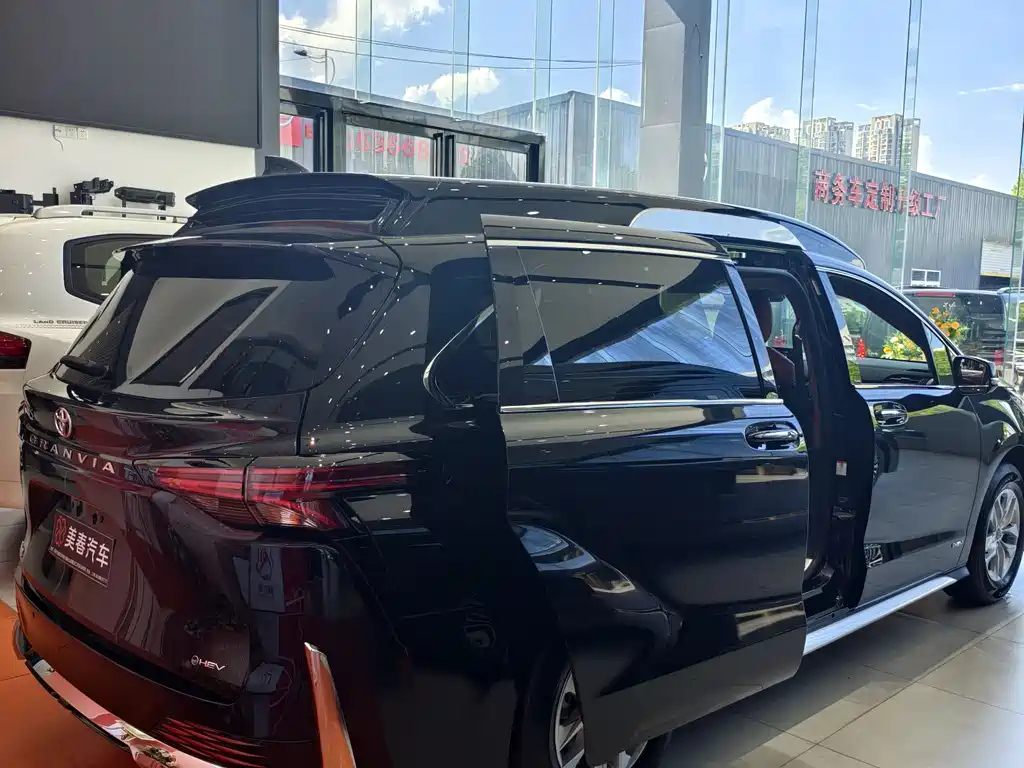 TOYOTA SIENNA SIENNA 2024