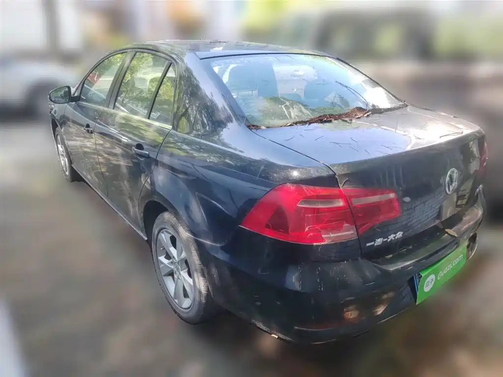 VOLKSWAGEN BORA 2014
