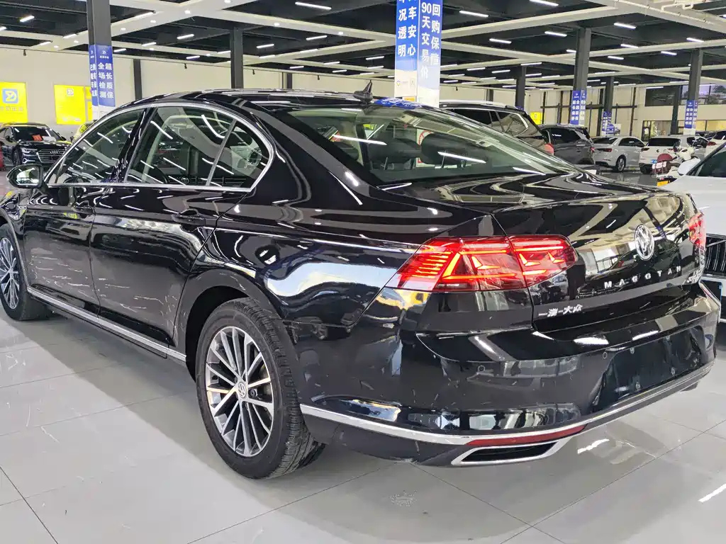 VOLKSWAGEN MAGOTAN 2020