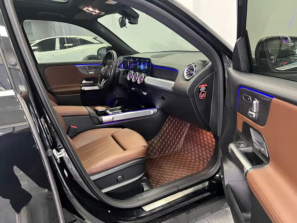 MERCEDES BENZ GLB 2021