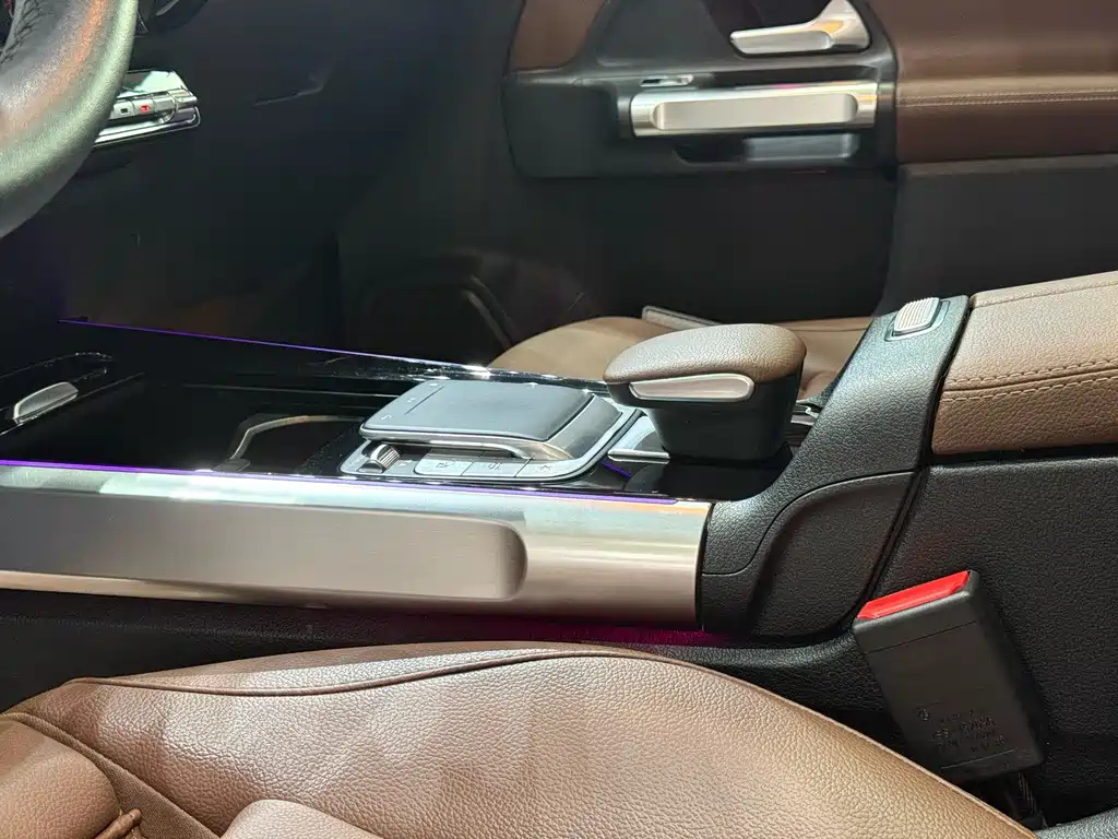 MERCEDES BENZ GLB 2021