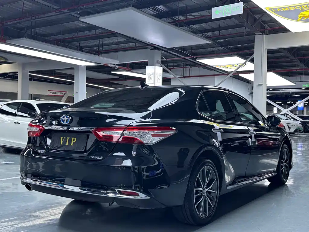 TOYOTA CAMRY 2023