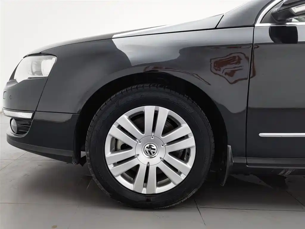 VOLKSWAGEN MAGOTAN 2011