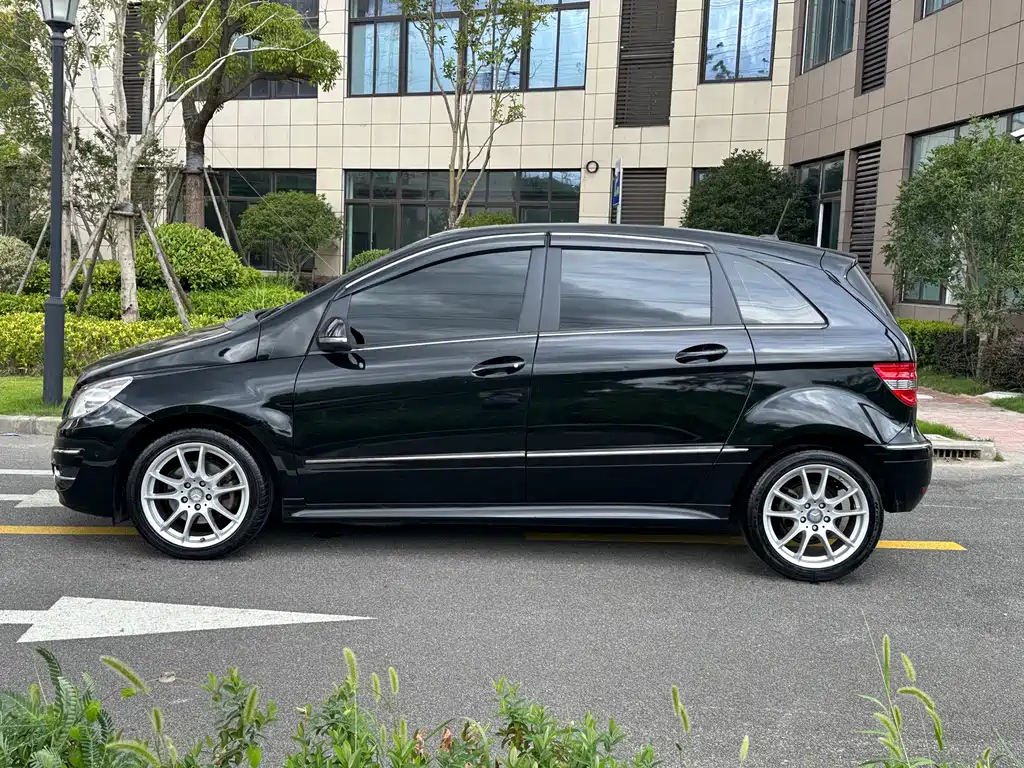 MERCEDES BENZ B-CLASS 2009