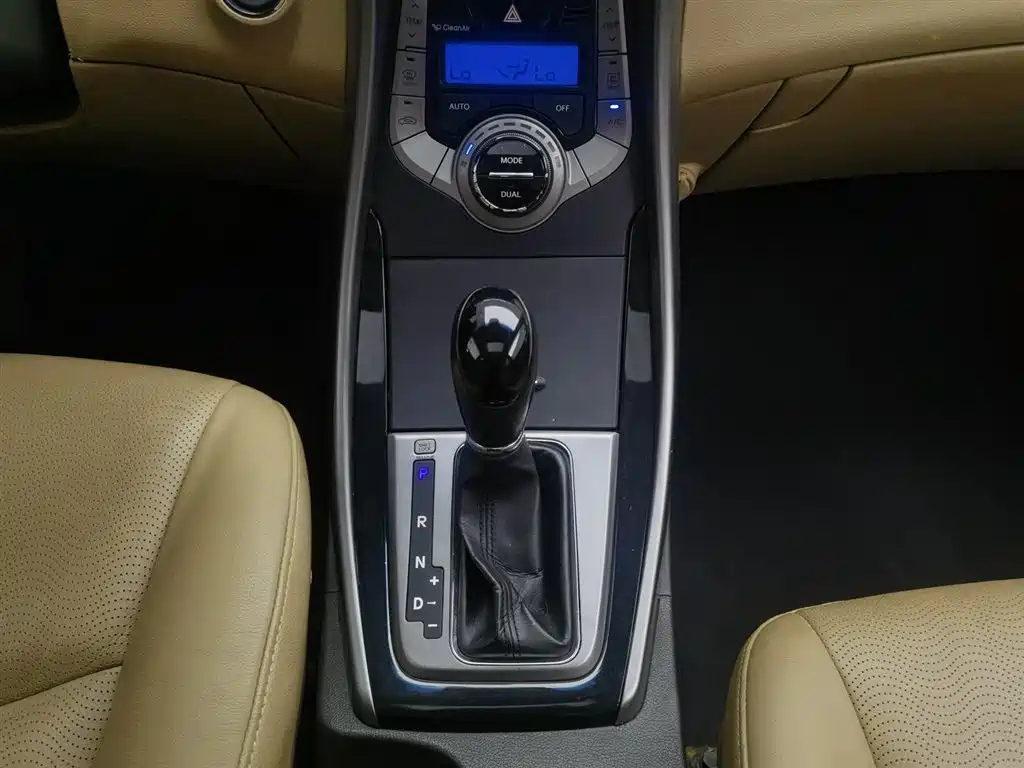 HYUNDAI ELANTRA 2013