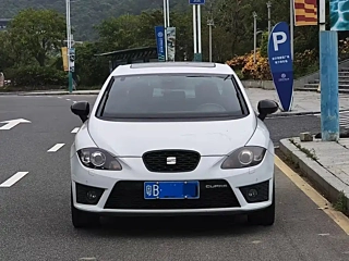 Заказать SEAT LEON