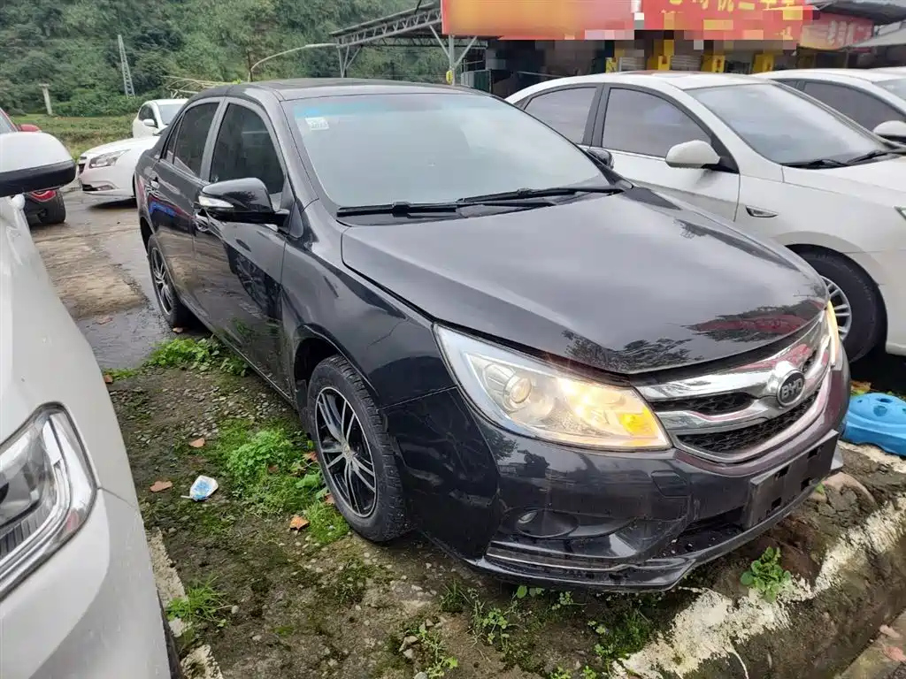 BYD SURUI 2015