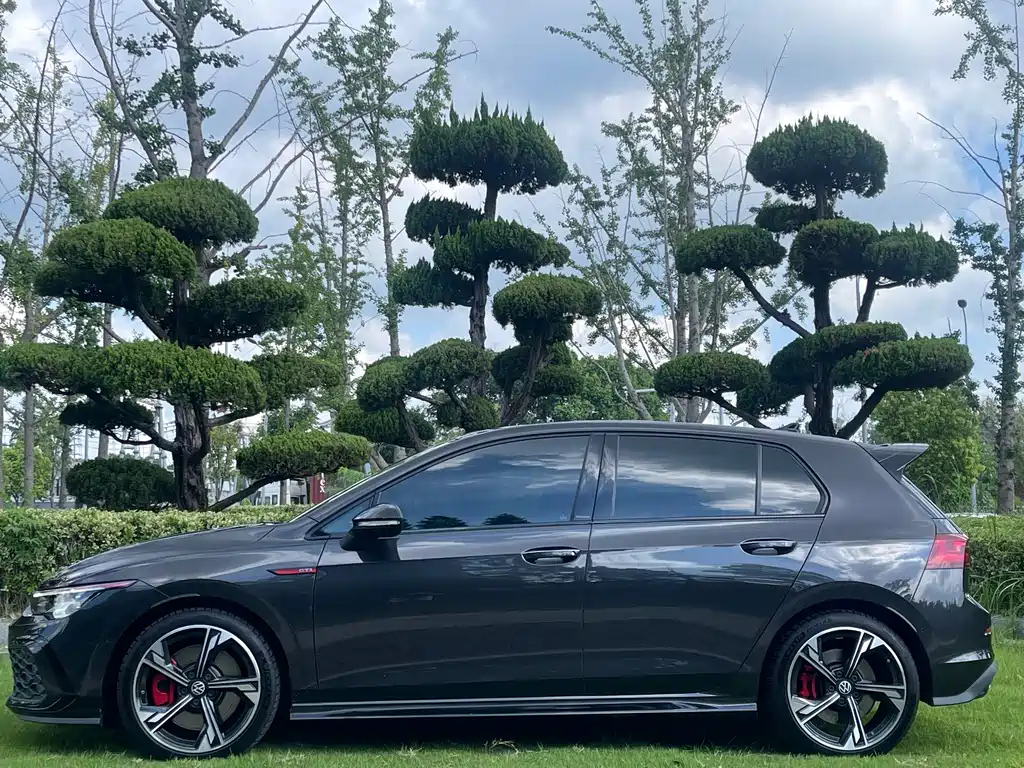 VOLKSWAGEN GOLF GTI 2022