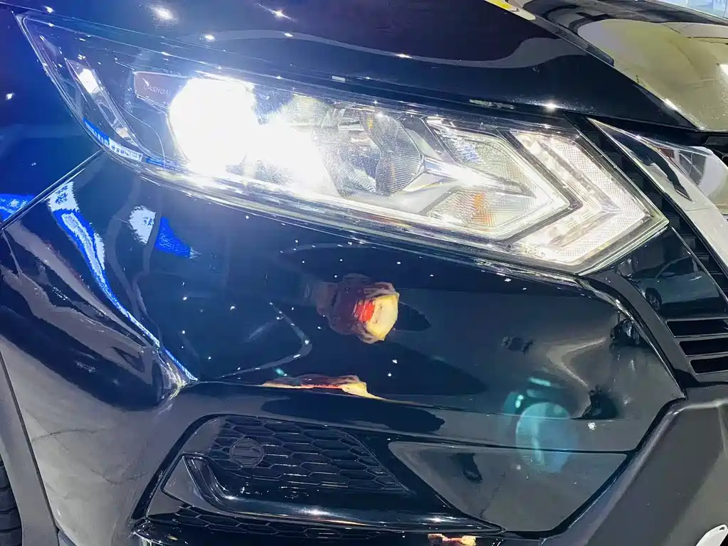 NISSAN QASHQAI 2019