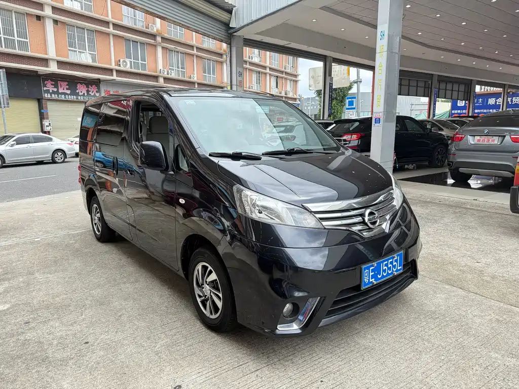 NISSAN NV200 2018